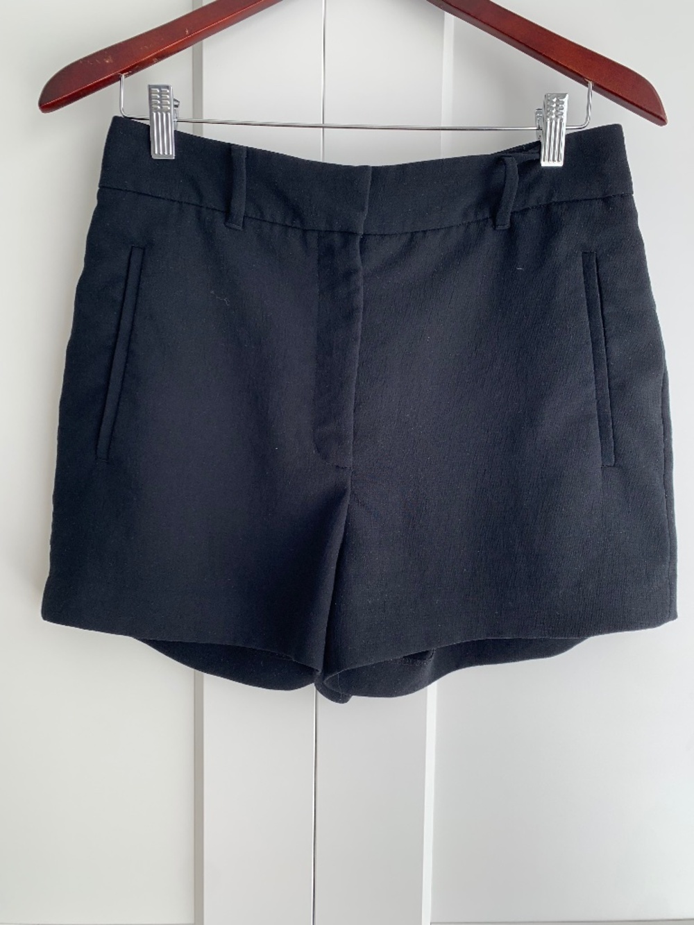 Wilfred by Aritizia The Effortless Shorts High Rise in black Women's size 10